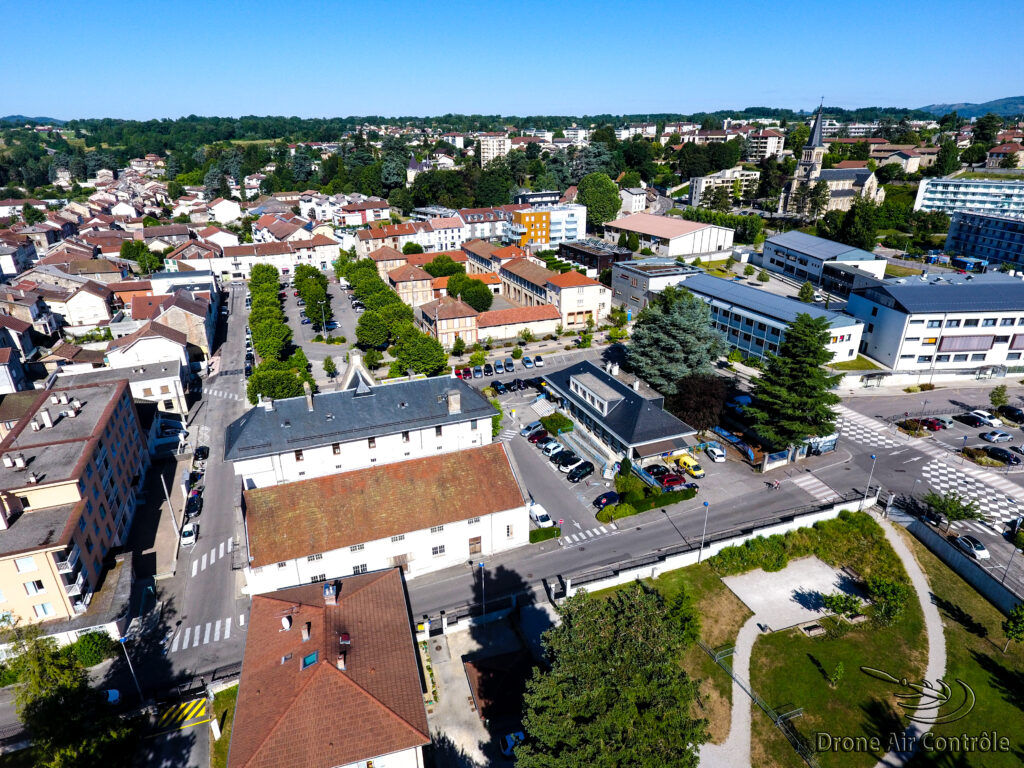 Vue aérienne du centre-ville de Rives (38140) (Crédits photo : Ville de Rives)