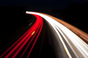 Voiture roulant à vive allure